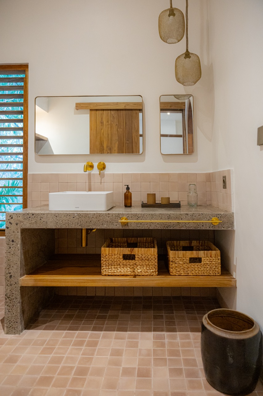 Villa Gaya Master Bedroom Bathroom
